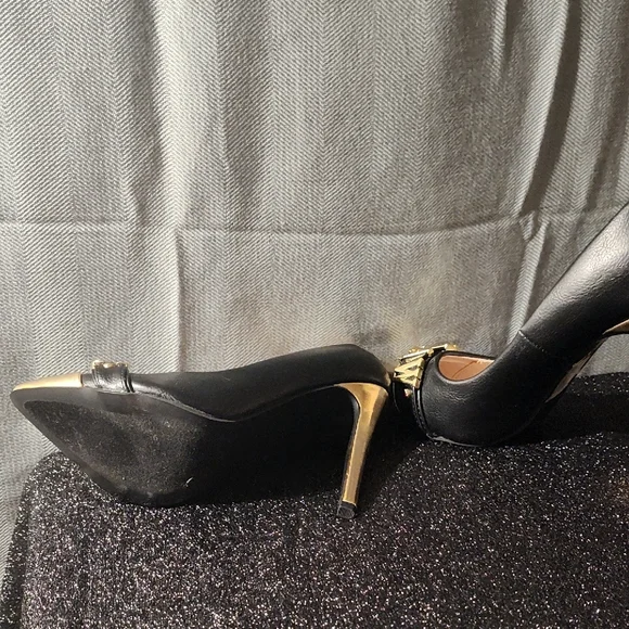 Lulu's Black and Gold Flawless Heels - Picture 6 of 6